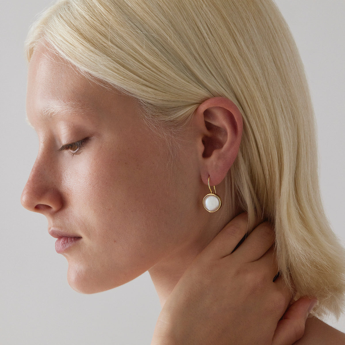 Yellow Gold Chroma Pearl Earrings
