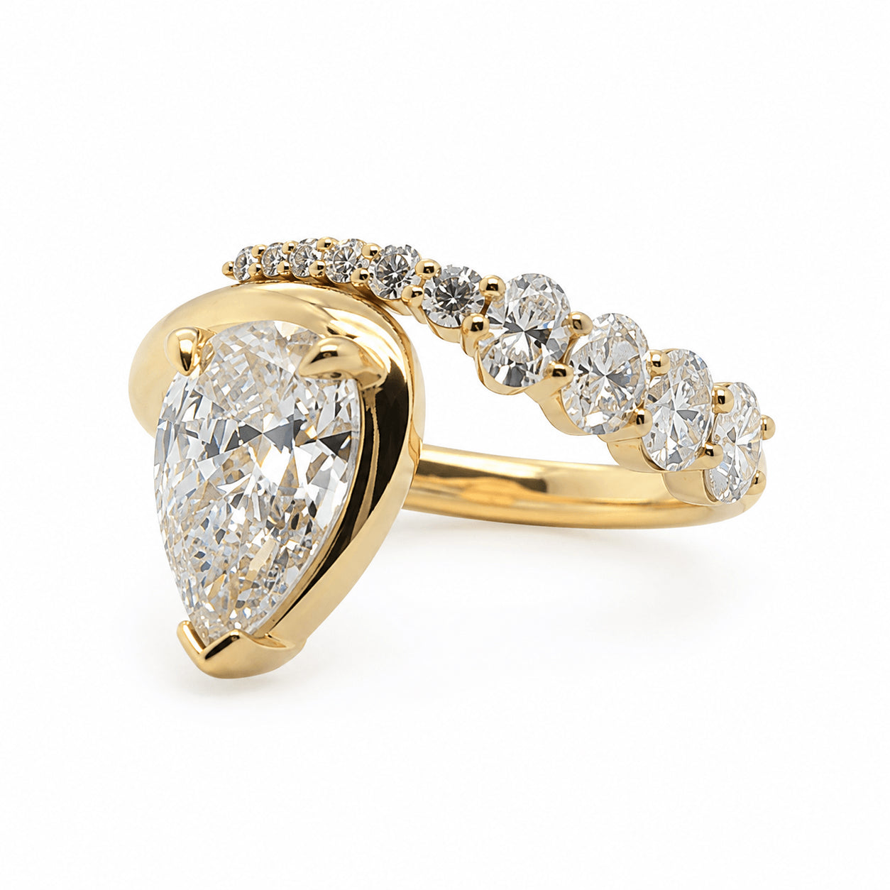 18ct Yellow Gold 2.29ct TW Pear Cut Natural Diamond Ring
