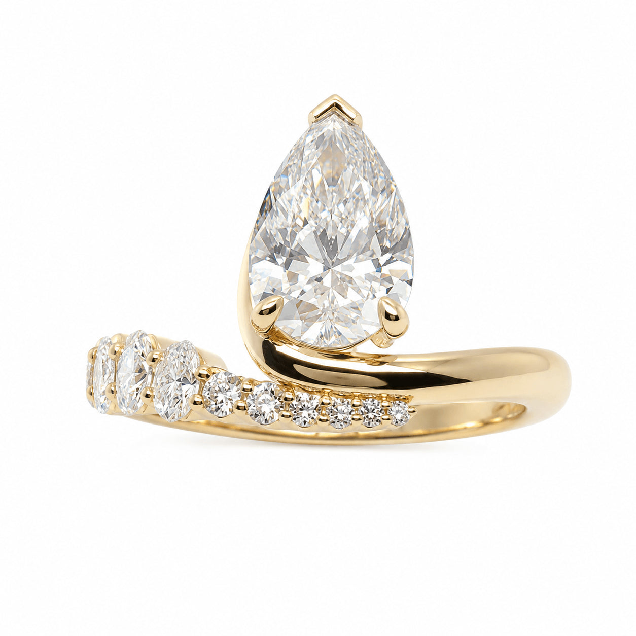 18ct Yellow Gold 2.29ct TW Pear Cut Natural Diamond Ring
