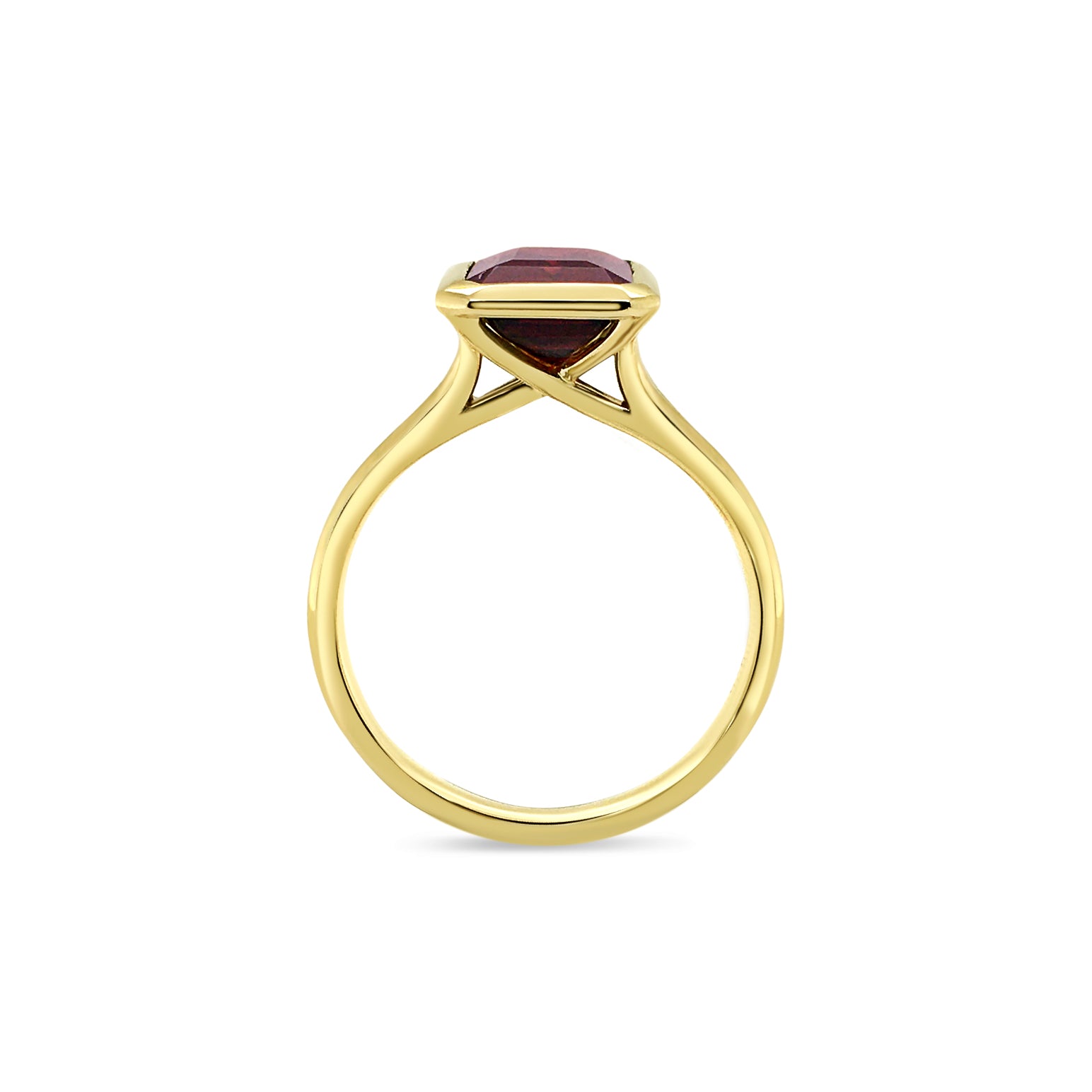 9ct Yellow Gold Garnet Ring
