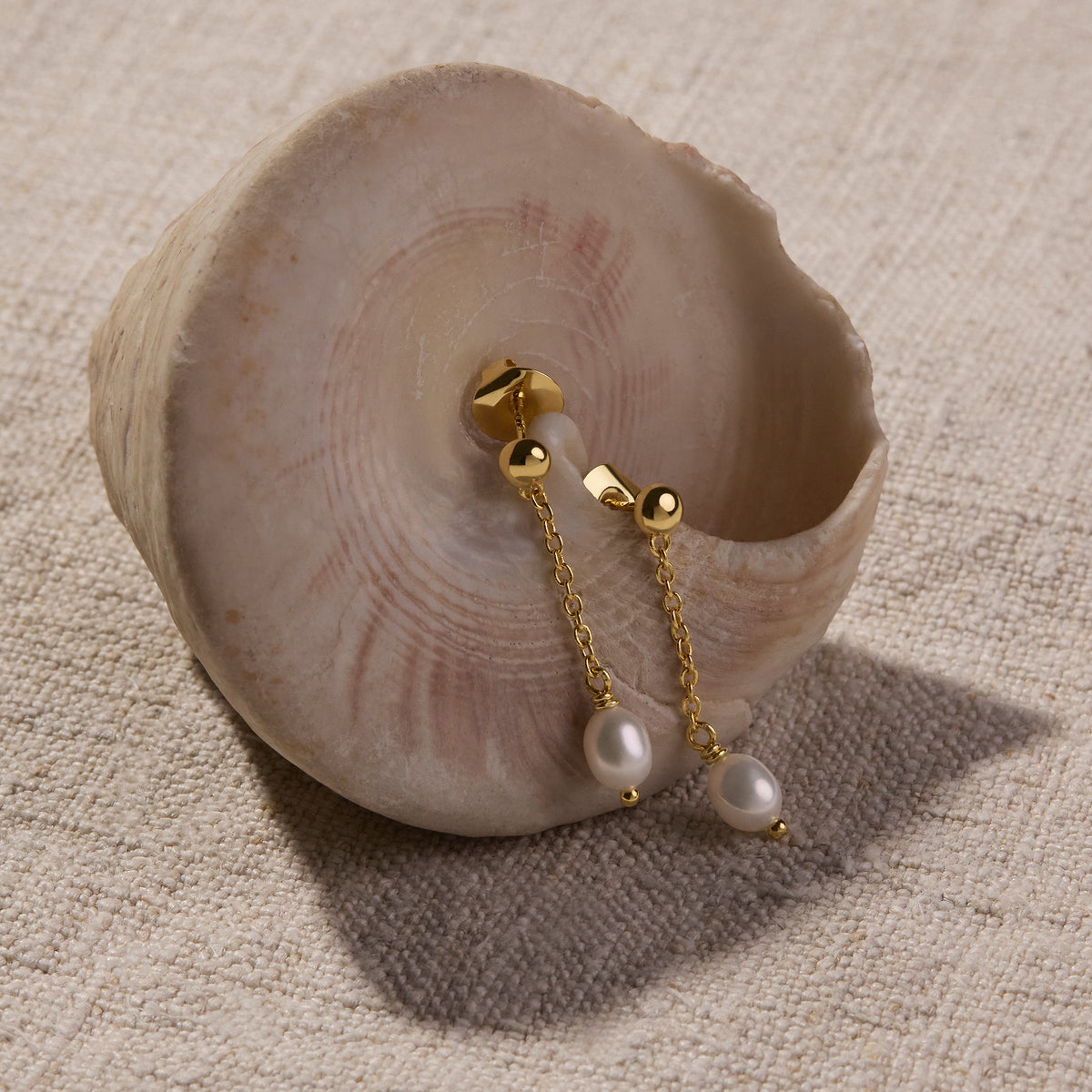Yellow Gold Tidal Whisper Single Pearl Earring