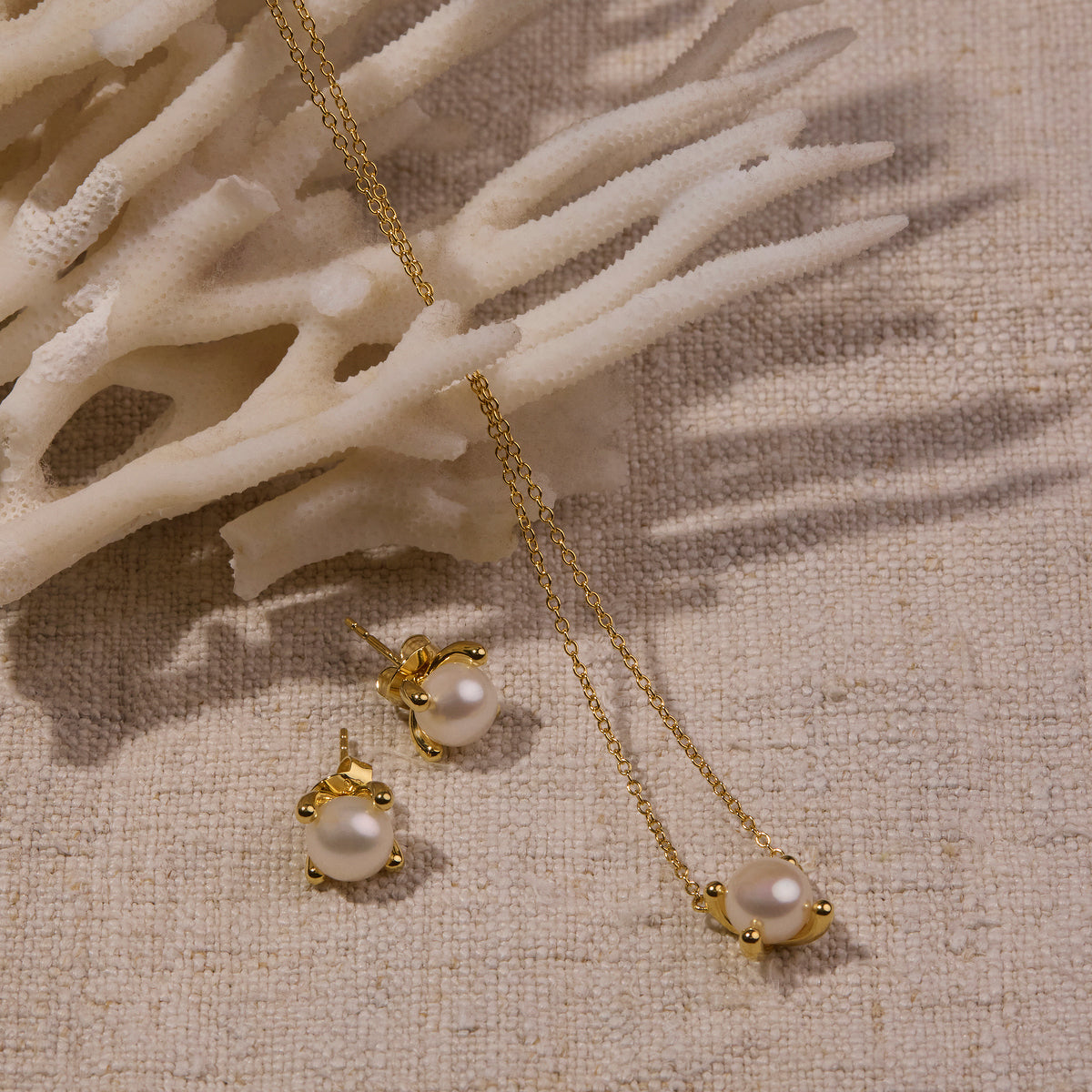 Yellow Gold Moana Pearl Earrings