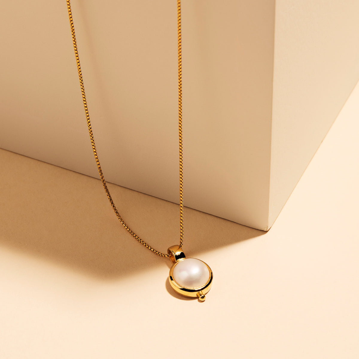 Yellow Gold Pearl Neckalce